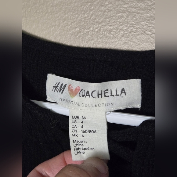 Women's H&M x Coachella Long Bell Sleeve Crop Top, Size 4 - Picture 3 of 3